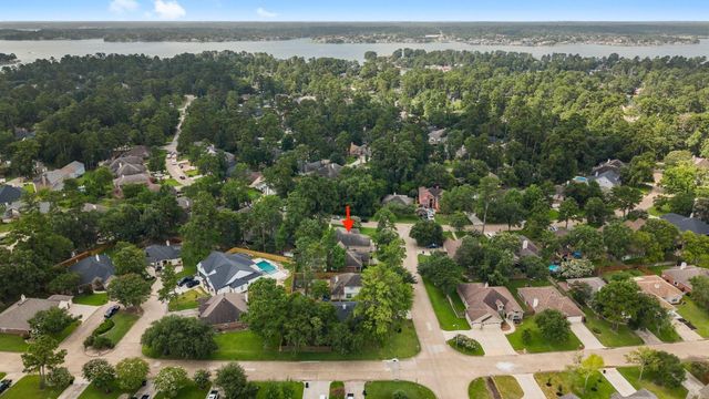 3302 Emerson Drive, Montgomery, TX 77356