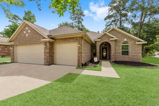 3302 Emerson Drive, Montgomery, TX 77356