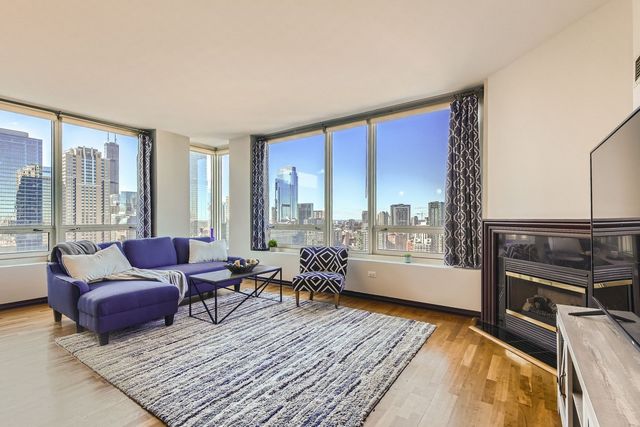 33 W Ontario Street 35ES, Chicago, IL 60654