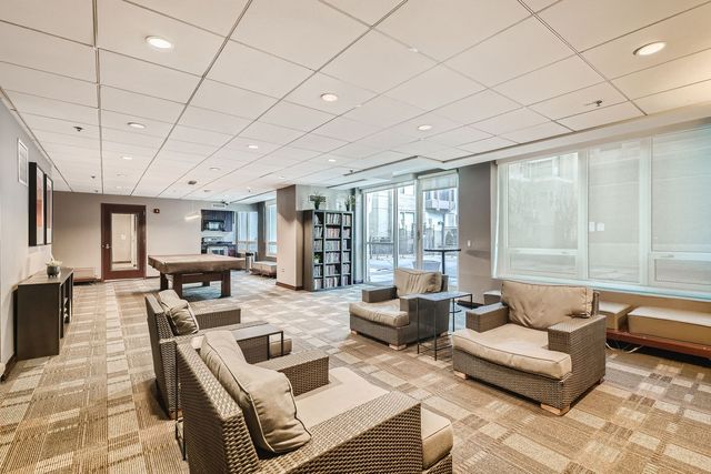 33 W Ontario Street 35ES, Chicago, IL 60654