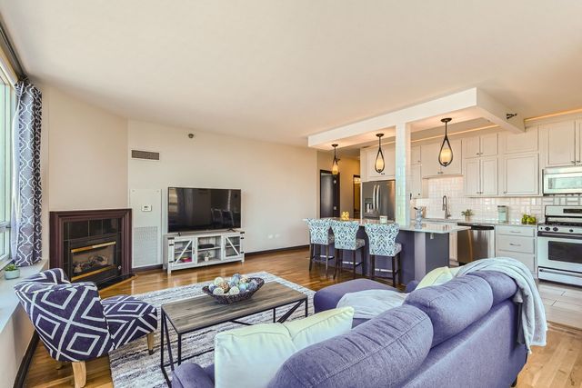 33 W Ontario Street 35ES, Chicago, IL 60654