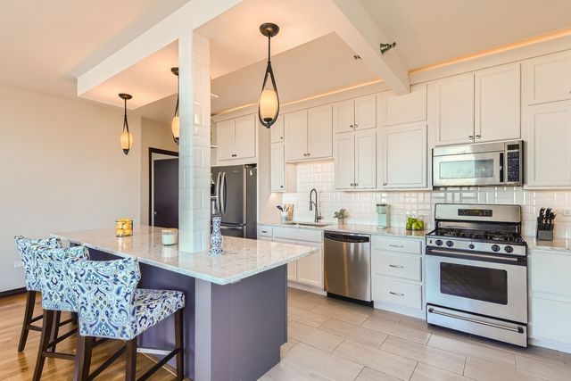 33 W Ontario Street 35ES, Chicago, IL 60654