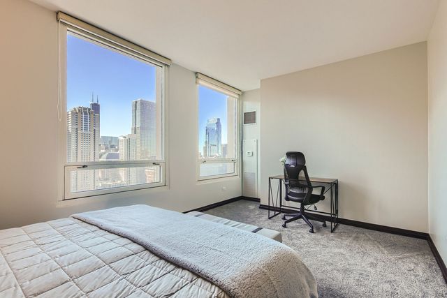 33 W Ontario Street 35ES, Chicago, IL 60654