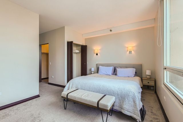 33 W Ontario Street 35ES, Chicago, IL 60654