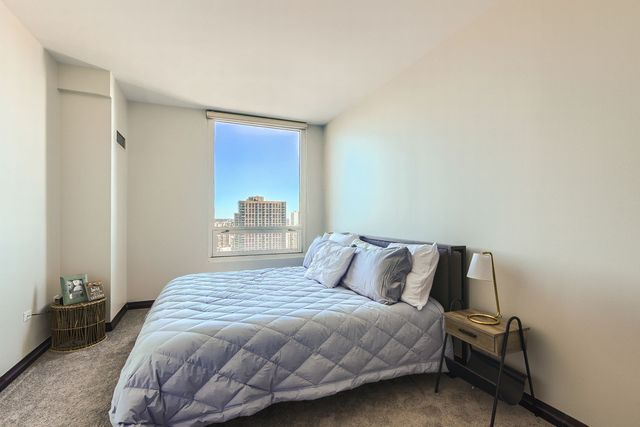 33 W Ontario Street 35ES, Chicago, IL 60654