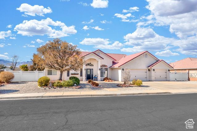 565 N MOONGLOW PL, St. George, UT 84770