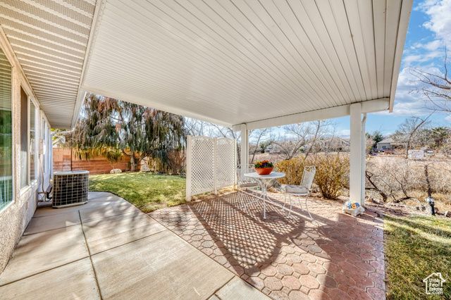 565 N MOONGLOW PL, St. George, UT 84770