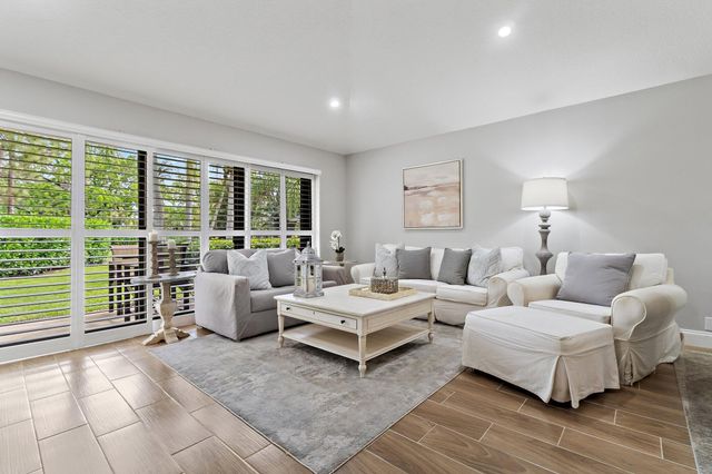 834 Club Drive, Palm Beach Gardens, FL 33418