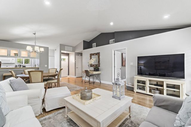 834 Club Drive, Palm Beach Gardens, FL 33418