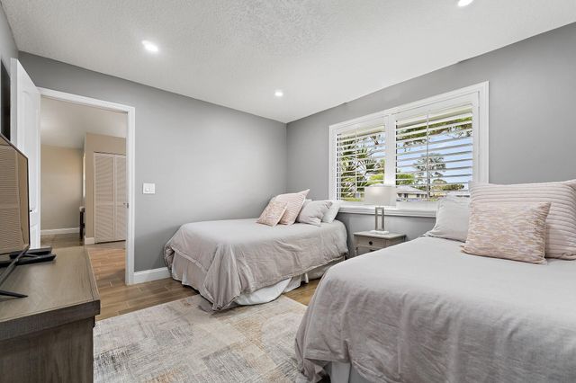 834 Club Drive, Palm Beach Gardens, FL 33418