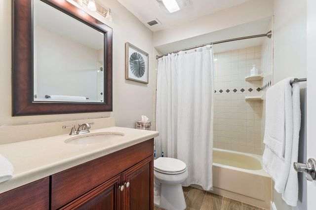 834 Club Drive, Palm Beach Gardens, FL 33418