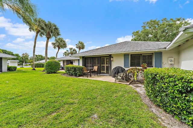 834 Club Drive, Palm Beach Gardens, FL 33418