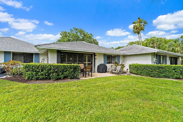 834 Club Drive, Palm Beach Gardens, FL 33418