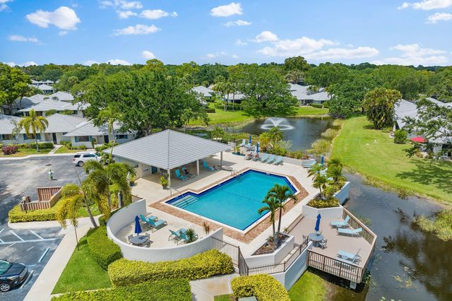 834 Club Drive, Palm Beach Gardens, FL 33418