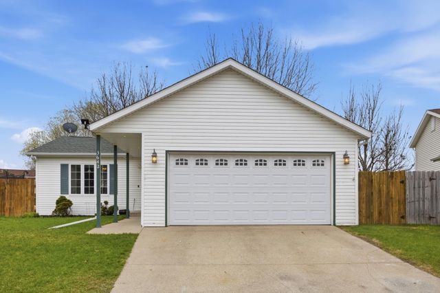 3642 10th Street N, Fargo, ND 58102