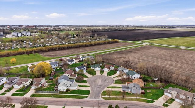 3642 10th Street N, Fargo, ND 58102