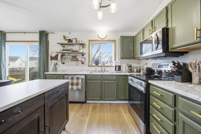 3642 10th Street N, Fargo, ND 58102
