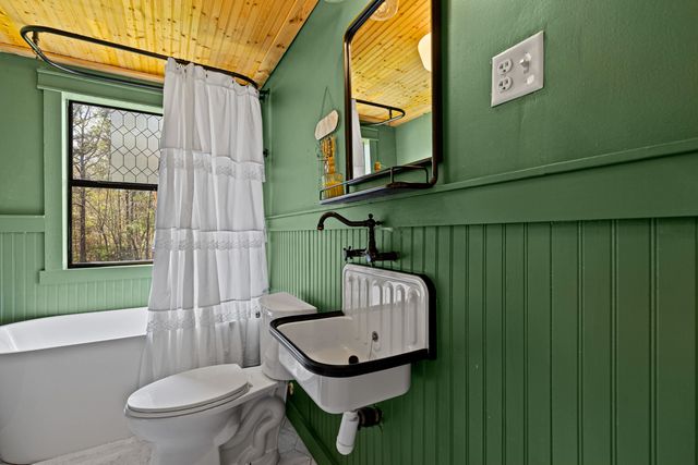 1152 County Road 166, Overton, TX 75684