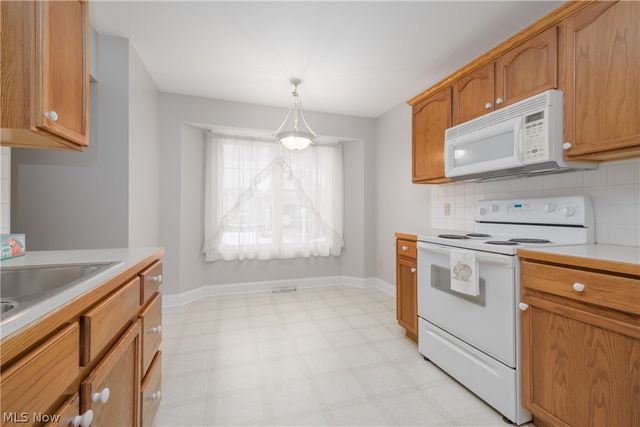 3278 Sumser Street NW, North Canton, OH 44720