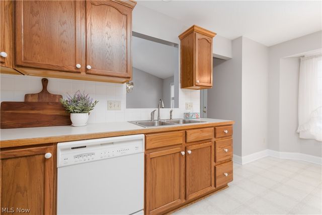 3278 Sumser Street NW, North Canton, OH 44720