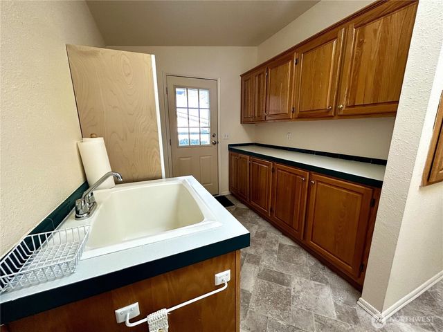 420 W Cove Lane, Sequim, WA 98382