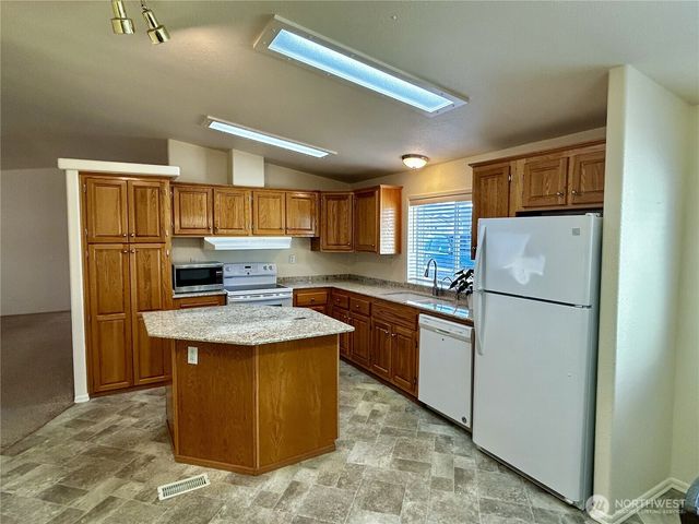 420 W Cove Lane, Sequim, WA 98382