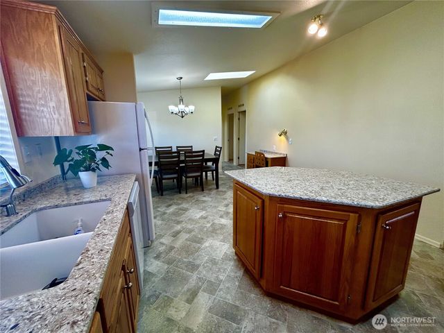 420 W Cove Lane, Sequim, WA 98382