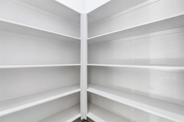 729 Magnolia Point Drive, Houston, TX 77336