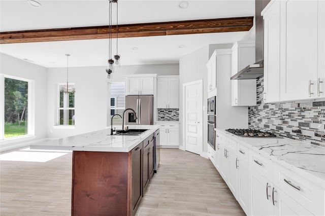 729 Magnolia Point Drive, Houston, TX 77336