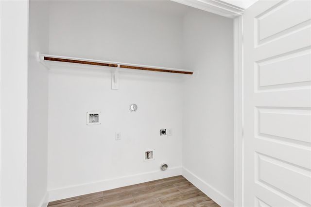 729 Magnolia Point Drive, Houston, TX 77336