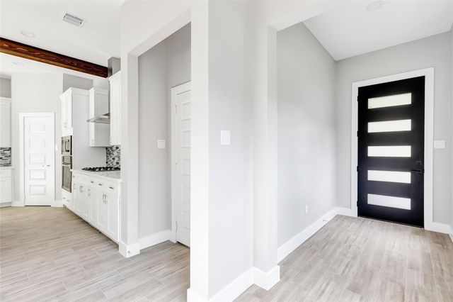 729 Magnolia Point Drive, Houston, TX 77336