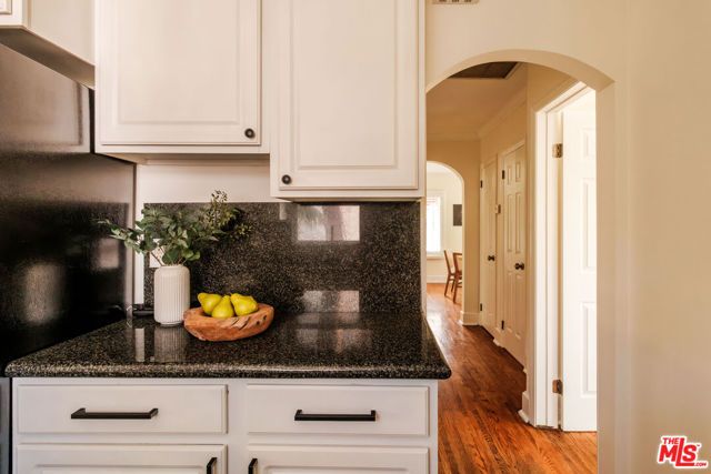 6750 Wedgewood Place, Los Angeles, CA 90068