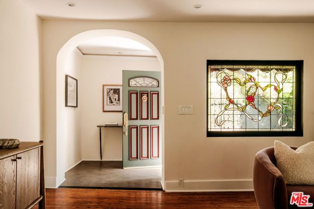 6750 Wedgewood Place, Los Angeles, CA 90068