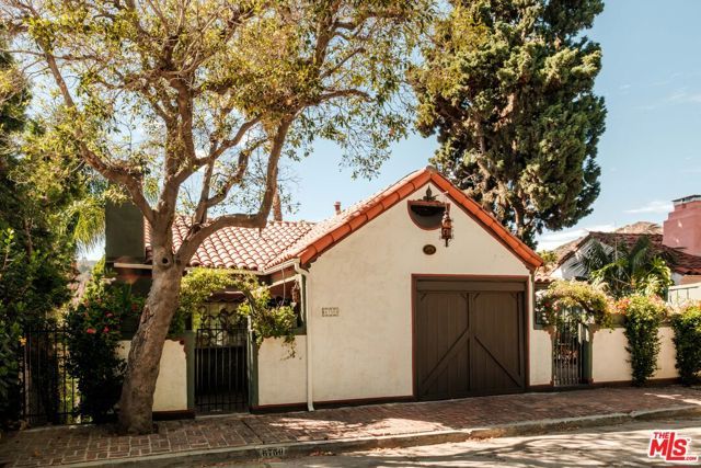 6750 Wedgewood Place, Los Angeles, CA 90068