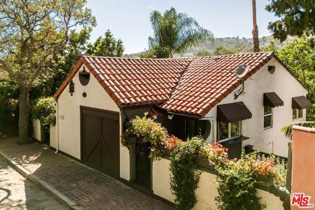 6750 Wedgewood Place, Los Angeles, CA 90068
