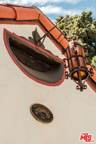6750 Wedgewood Place, Los Angeles, CA 90068