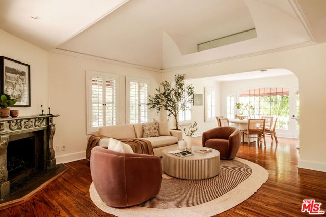 6750 Wedgewood Place, Los Angeles, CA 90068