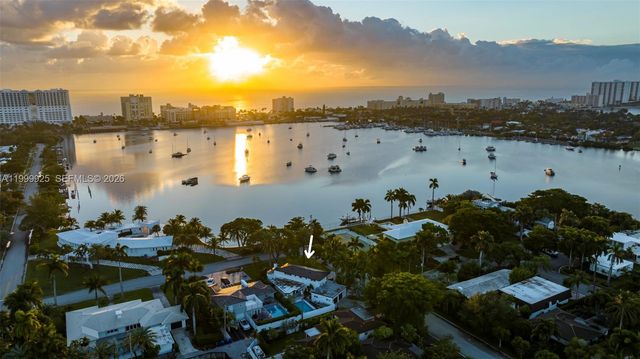 911 N Northlake Drive, Hollywood, FL 33019