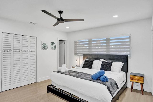 911 N Northlake Drive, Hollywood, FL 33019