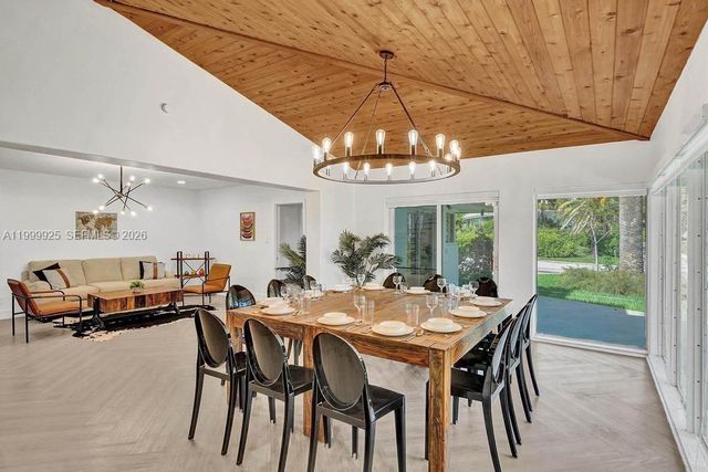 911 N Northlake Drive, Hollywood, FL 33019