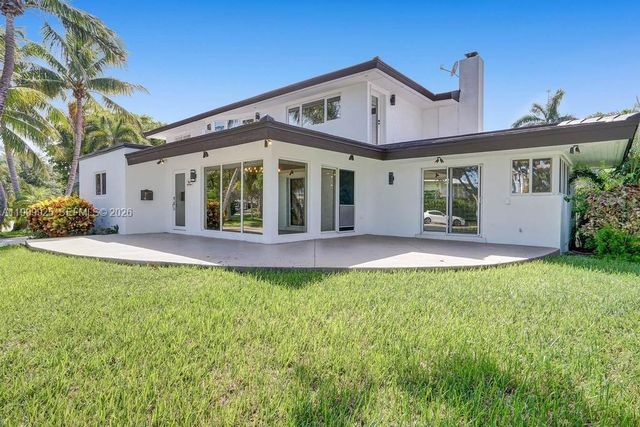 911 N Northlake Drive, Hollywood, FL 33019