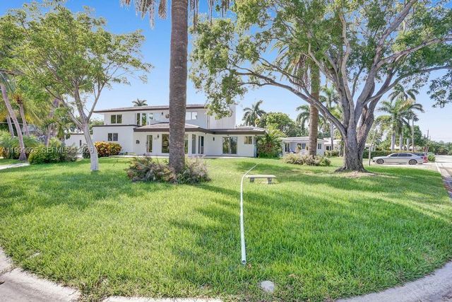 911 N Northlake Drive, Hollywood, FL 33019
