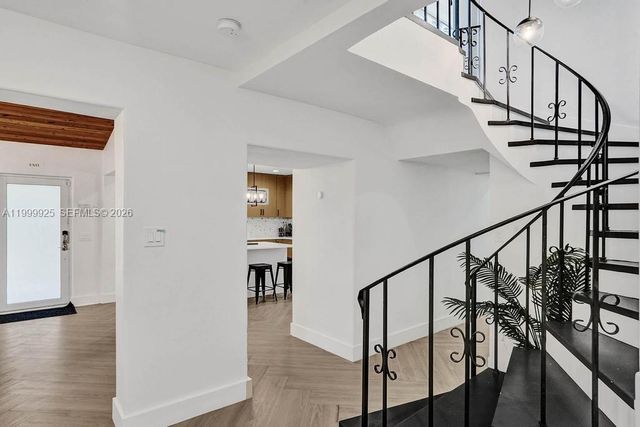 911 N Northlake Drive, Hollywood, FL 33019