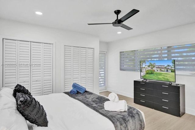 911 N Northlake Drive, Hollywood, FL 33019