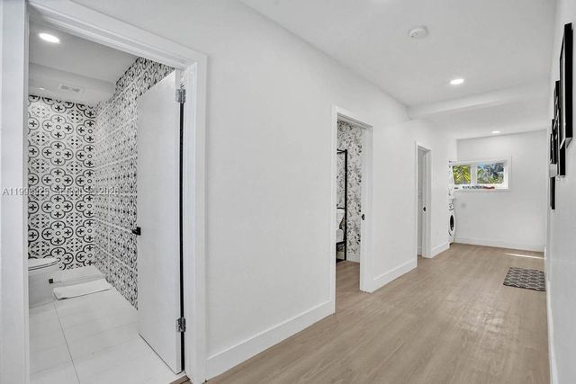 911 N Northlake Drive, Hollywood, FL 33019
