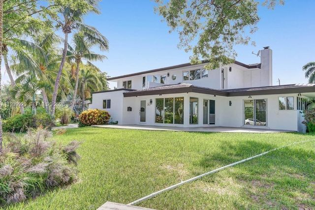 911 N Northlake Drive, Hollywood, FL 33019