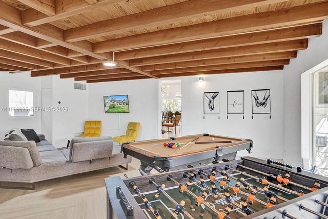 911 N Northlake Drive, Hollywood, FL 33019