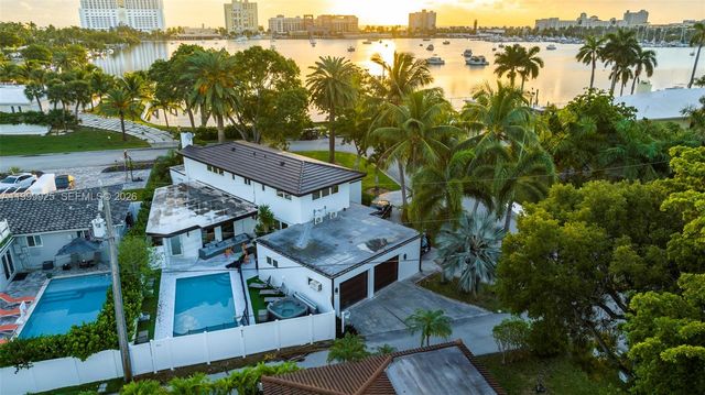 911 N Northlake Drive, Hollywood, FL 33019