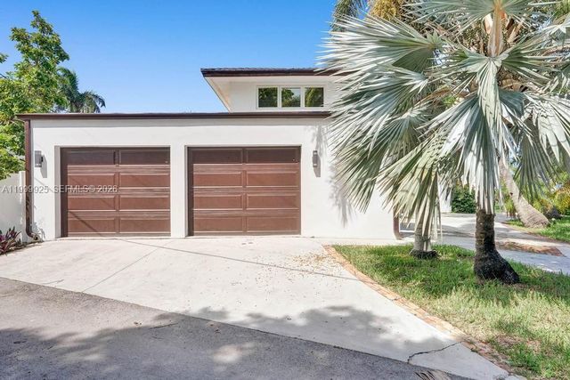 911 N Northlake Drive, Hollywood, FL 33019