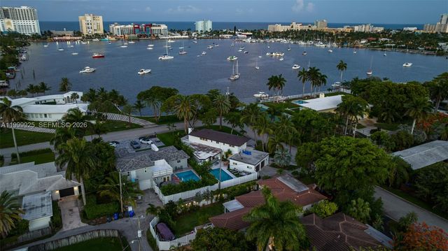 911 N Northlake Drive, Hollywood, FL 33019